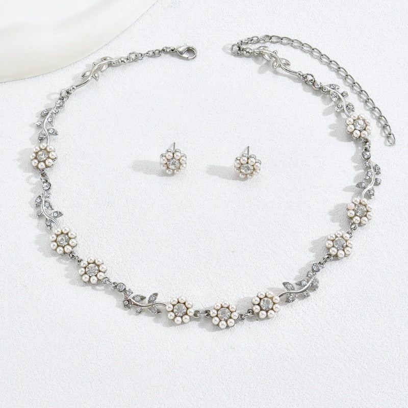 Wholesale Personalized Floral Design Inlaid with Pearl Zircon Earrings and Necklace Set